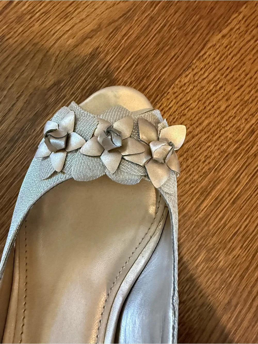 Anne Klein Beige Floral Slingback Pump